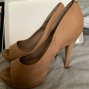 Jessica Simpson tan suede 3 inch heels open toed